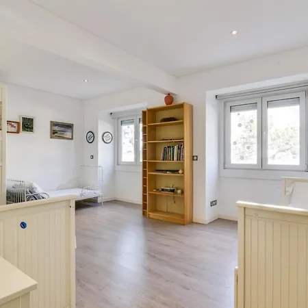 Charming 2 Bedroom At Restelo Apartment