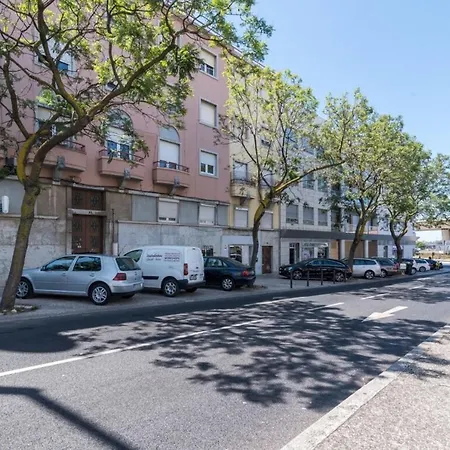 Charming 2 Bedroom At Restelo Apartment Lisbon