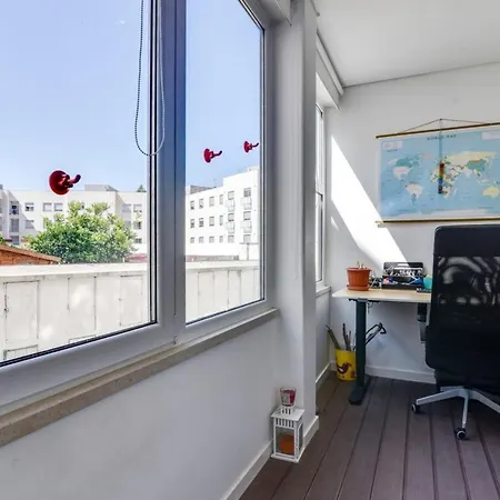 Charming 2 Bedroom At Restelo *