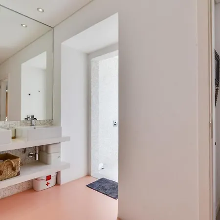 Apartment Charming 2 Bedroom At Restelo