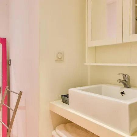 Charming 2 Bedroom At Restelo Apartment