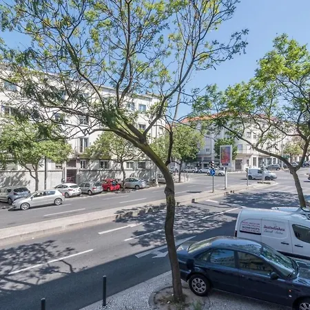 Charming 2 Bedroom At Restelo * Lisbon